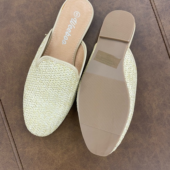 Women’s Woven mules size 6 new with tags - Picture 3 of 4